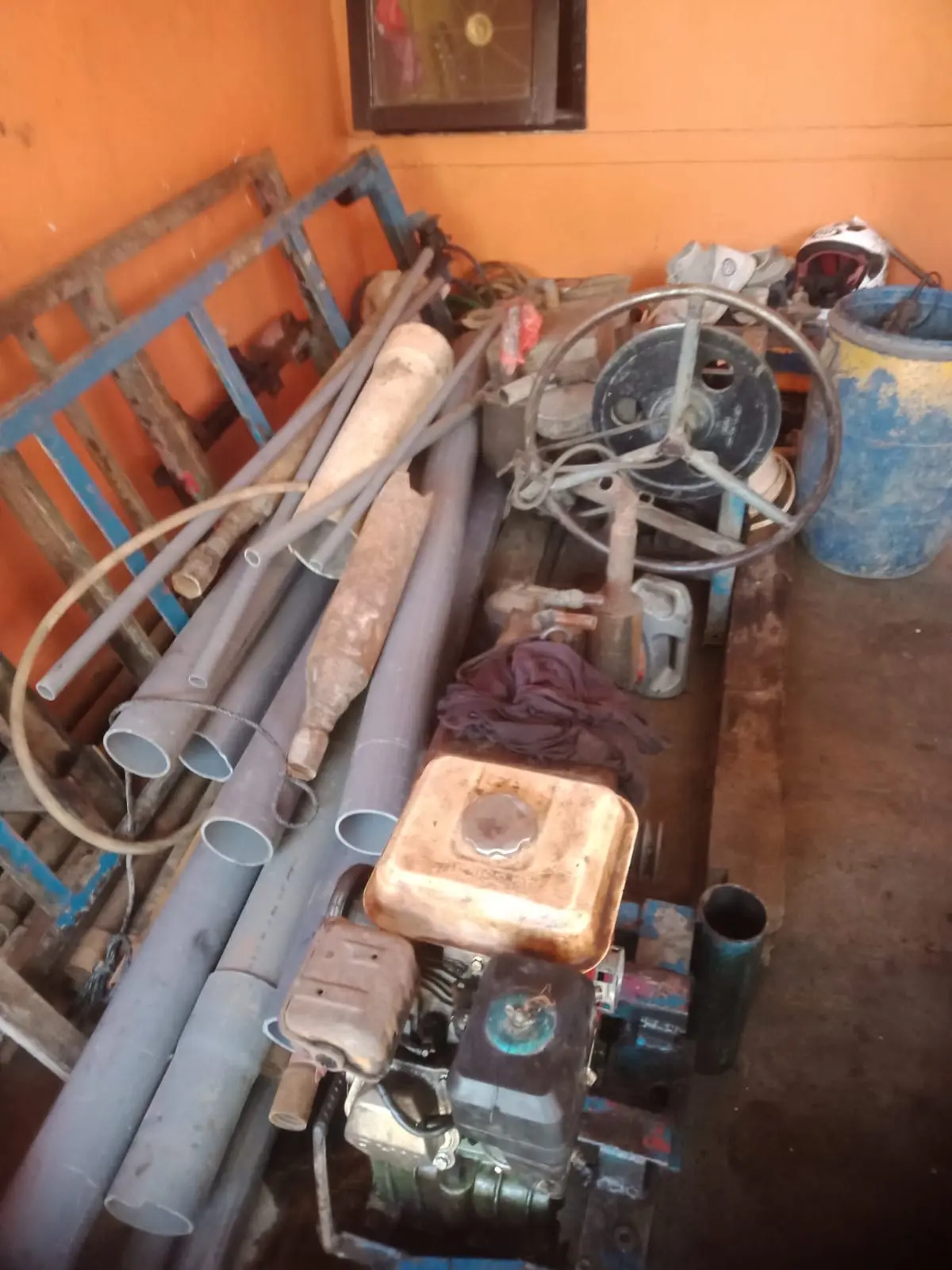 Pipa casing PVC dan peralatan pengeboran sumur bor
